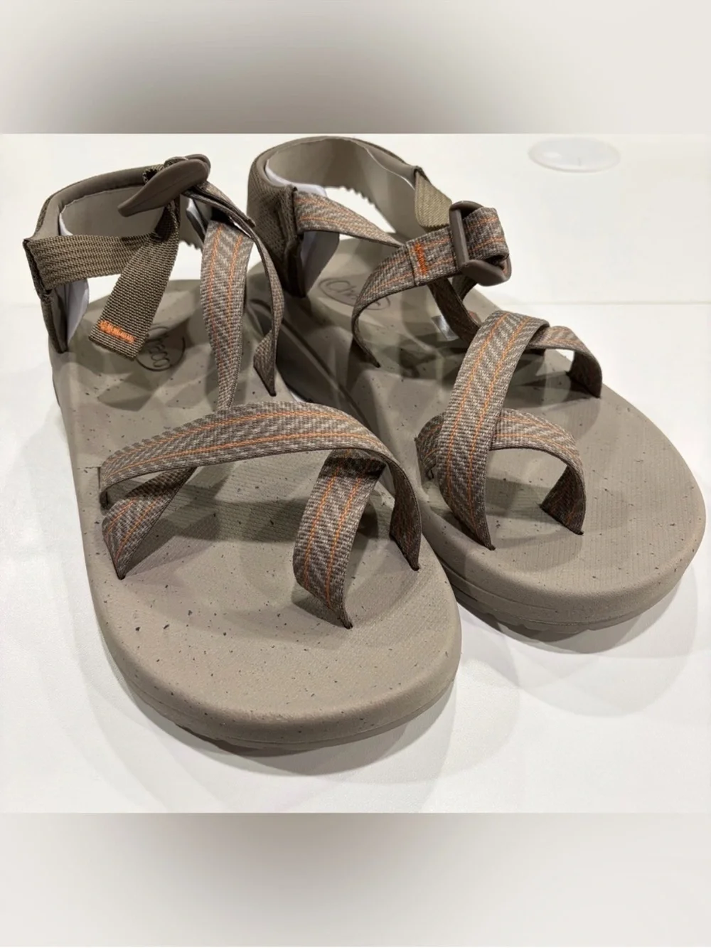 Chaco Men’s Size 12 CushZ Toe-Loop Sport Sandals Water Shoes Tan Pattern NWT